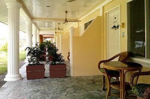 Whispering Palms Island Resort Баколод Екстер'єр фото